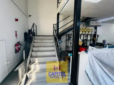 3,330 sqft Premium Commercial Warehouse with Offices No 20% Sublease Fee
