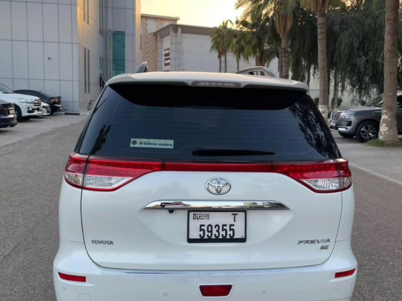 2018 Toyota Previa 2.4 Litres 4-cylinder Petrol Engine White Beige Van NEAT AND CLEAN CAR