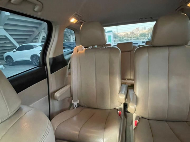 2018 Toyota Previa 2.4 Litres 4-cylinder Petrol Engine White Beige Van NEAT AND CLEAN CAR