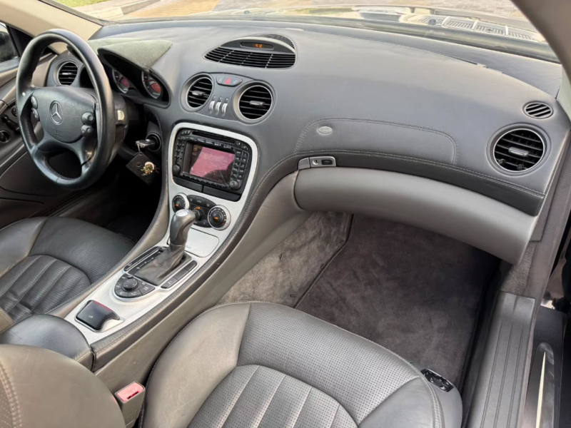 2003 Mercedes-Benz SL55 AMG 5.4-liter V8 Supercharged Petrol Engine Black Coupe Clean Car