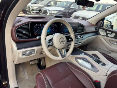 2021 MERCEDES-MAYBACH GLS 600 4.0 Litres V8 Biturbo Petrol Engine Black Maroon SUV Clean Car