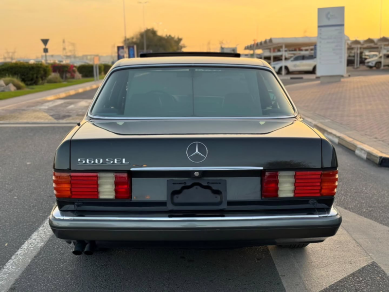 1989 Mercedes-Benz 560SEL 5.5-liter naturally aspirated V8 Petrol Engine Black Sedan RWD