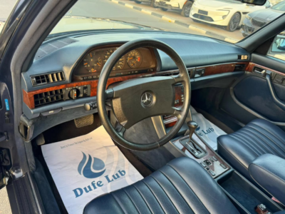1991 Mercedes-Benz 300 SEL 3.0 Litres inline-six Petrol Engine Black Blue Sedan Neat and Clean Car