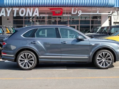 2021 Bentley Bentayga Standard 4.0L V8 Twin-Turbo Engine Grey Black SUV Japanese Specs