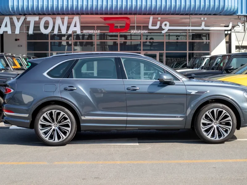 2021 Bentley Bentayga Standard 4.0L V8 Twin-Turbo Engine Grey Black SUV Japanese Specs