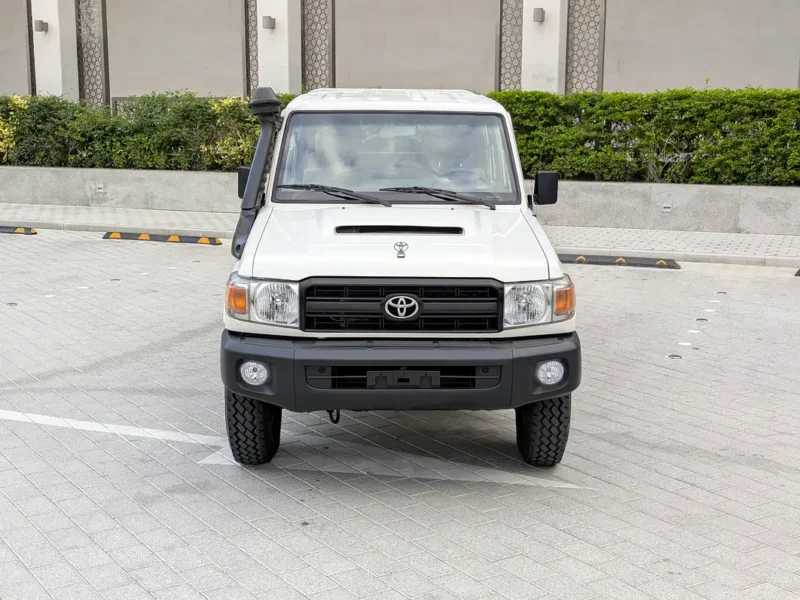 2018 Toyota Land Cruiser 70 Series LC 79 LX 4.5L V8 Diesel Engine White Beige Pickup Truck