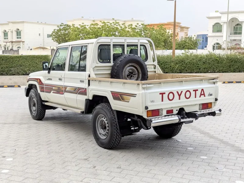 2018 Toyota Land Cruiser 70 Series LC 79 LX 4.5L V8 Diesel Engine White Beige Pickup Truck