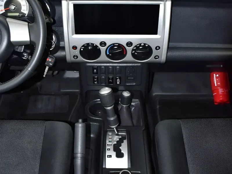 2023 Toyota FJ Cruiser GXR 4.0 Litres 6 Cylinders Petrol Engine Silver Black SUV GCC Specs