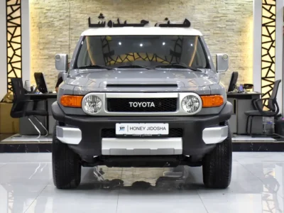 2023 Toyota FJ Cruiser GXR 4.0 Litres 6 Cylinders Petrol Engine Silver Black SUV GCC Specs