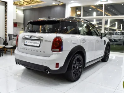 2018 MINI Countryman Cooper S 2.0L Turbocharged 4-Cylinder Engine White Brown Hatchback