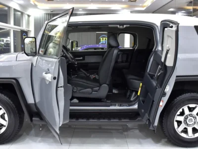 2023 Toyota FJ Cruiser GXR 4.0 Litres 6 Cylinders Petrol Engine Silver Black SUV GCC Specs