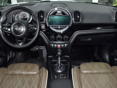2018 MINI Countryman Cooper S 2.0L Turbocharged 4-Cylinder Engine White Brown Hatchback
