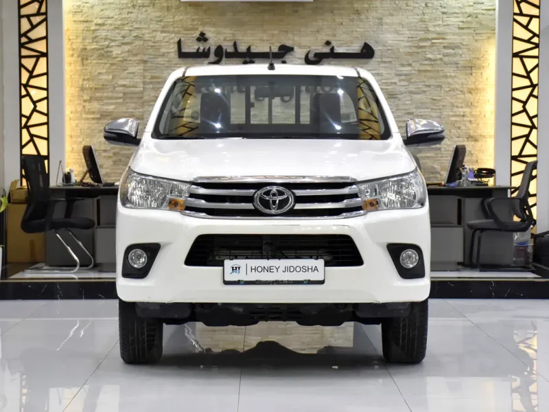2025 Toyota Hilux Double Cab DLS 4 Cylinders Diesel Engine White Maroon Pickup Truck GCC