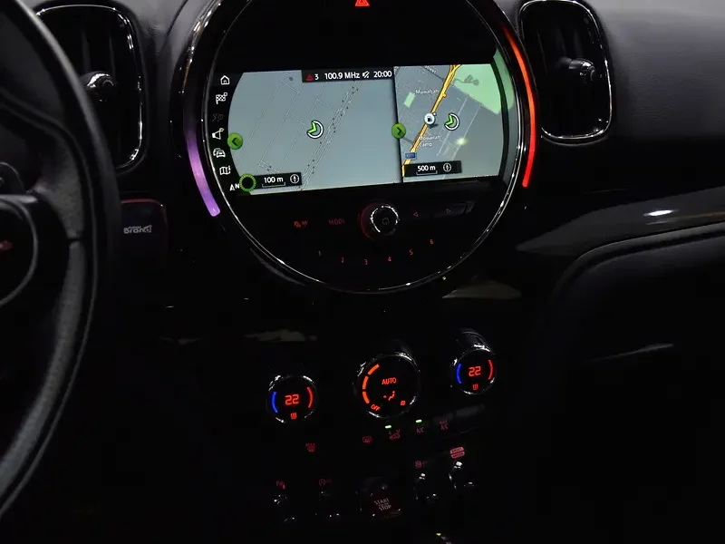 2018 MINI Countryman Cooper S 2.0L Turbocharged 4-Cylinder Engine White Brown Hatchback