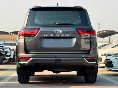 2026 Toyota Land Cruiser VX 3.3 Litres 6 Cylinders Diesel Twin-Turbo Engine Grey Black SUV