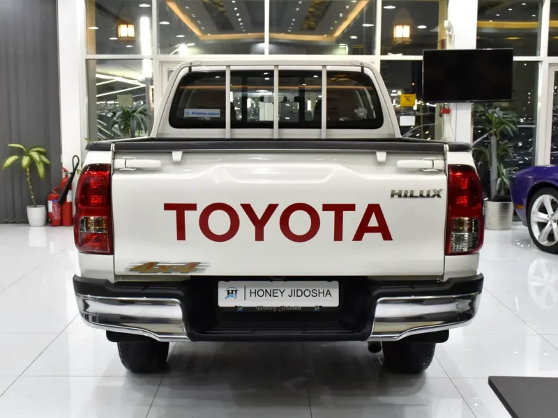 2025 Toyota Hilux Double Cab DLS 4 Cylinders Diesel Engine White Maroon Pickup Truck GCC