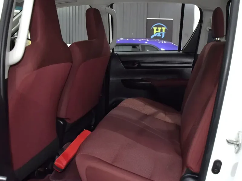 2025 Toyota Hilux Double Cab DLS 4 Cylinders Diesel Engine White Maroon Pickup Truck GCC