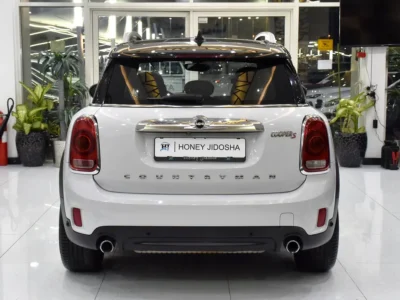 2018 MINI Countryman Cooper S 2.0L Turbocharged 4-Cylinder Engine White Brown Hatchback