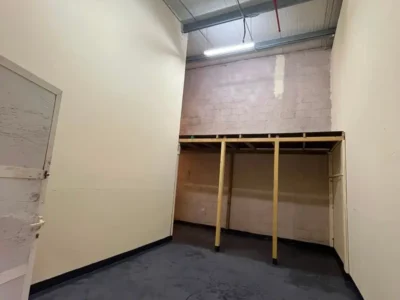 395 sqft Al Quoz Industrial Area 4 WAREHOUSE AVAILABLE FOR RENT ON MEZZANINE FLOOR