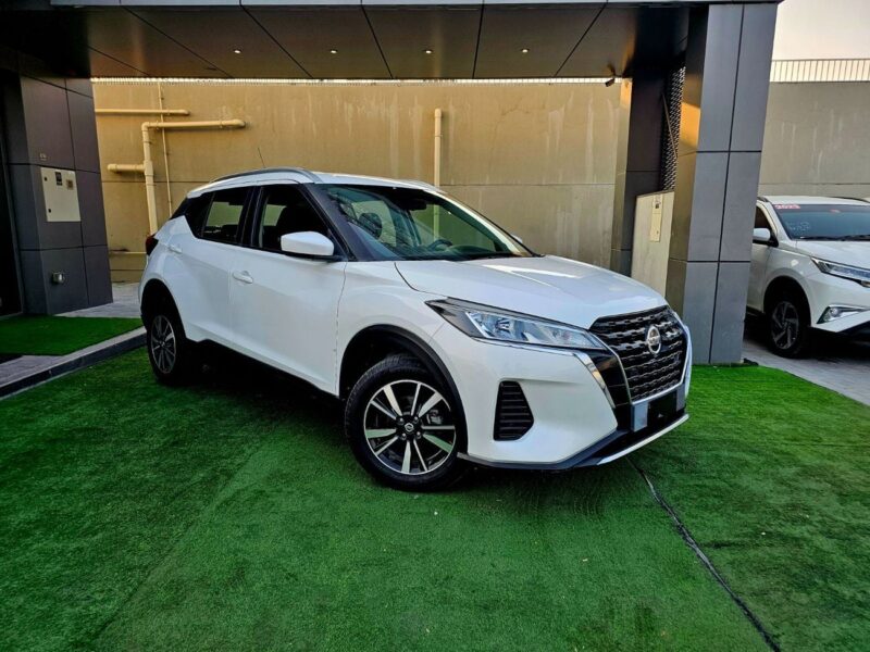 2022 Nissan Kicks SV 1.6 Litres 4 Cylinders Petrol Engine White Black SUV GCC Specs