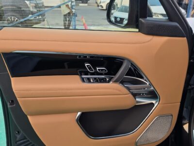 2027 Land Rover RANGE ROVER 4.4 Litres 8 Cylinders Twin Turbo Petrol Engine Black Tan SUV