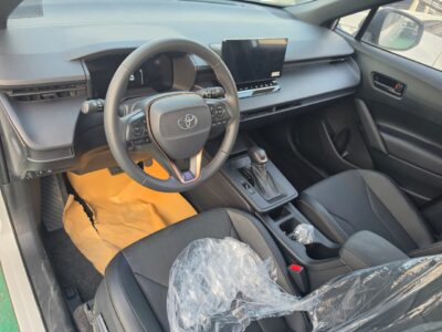 2027 TOYOTA COROLLA CROSS 2.0L 4 Cylinders HYBRID Engine White Black SUV GCC Specs