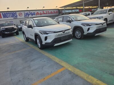 2027 TOYOTA COROLLA CROSS 2.0L 4 Cylinders HYBRID Engine White Black SUV GCC Specs