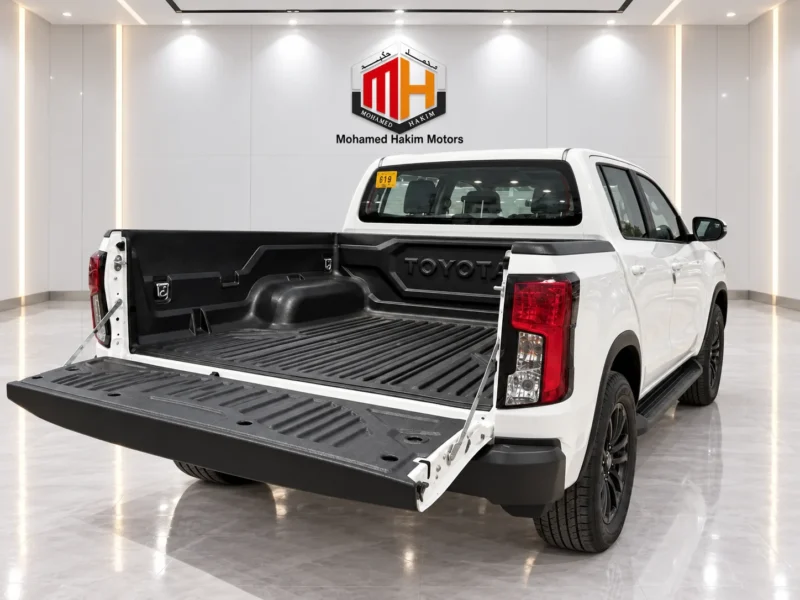 2027 TOYOTA HILUX DC 2.8L 4 Cylinders Turbo Diesel Engine White Black Pickup Truck 4X4