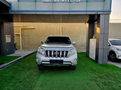 2016 Toyota Prado VXR 2.7 Litres V4 Petrol Engine Silver Tan SUV GCC Specs Automatic
