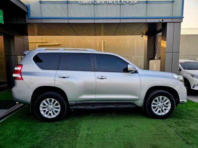 2016 Toyota Prado VXR 2.7 Litres V4 Petrol Engine Silver Tan SUV GCC Specs Automatic