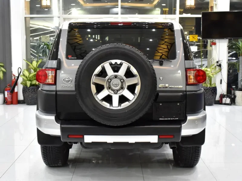 2023 Toyota FJ Cruiser GXR 4.0 Litres 6 Cylinders Petrol Engine Silver Black SUV GCC Specs