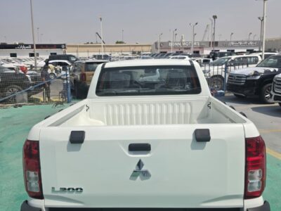 2027 MITSUBISHI L200 DOUBLE CAB 2.4L 4 Cylinders DIESEL MANUAL White Black Pickup