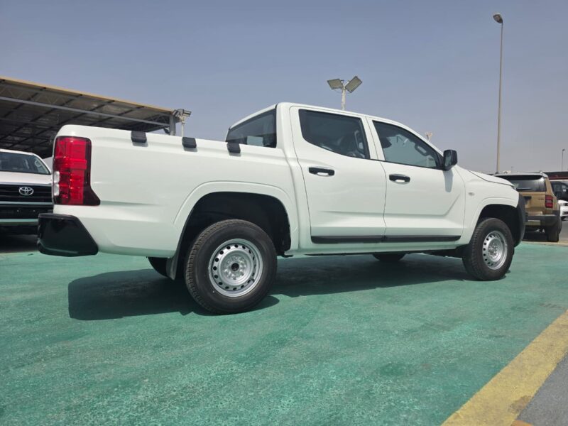 2027 MITSUBISHI L200 DOUBLE CAB 2.4L 4 Cylinders DIESEL MANUAL White Black Pickup