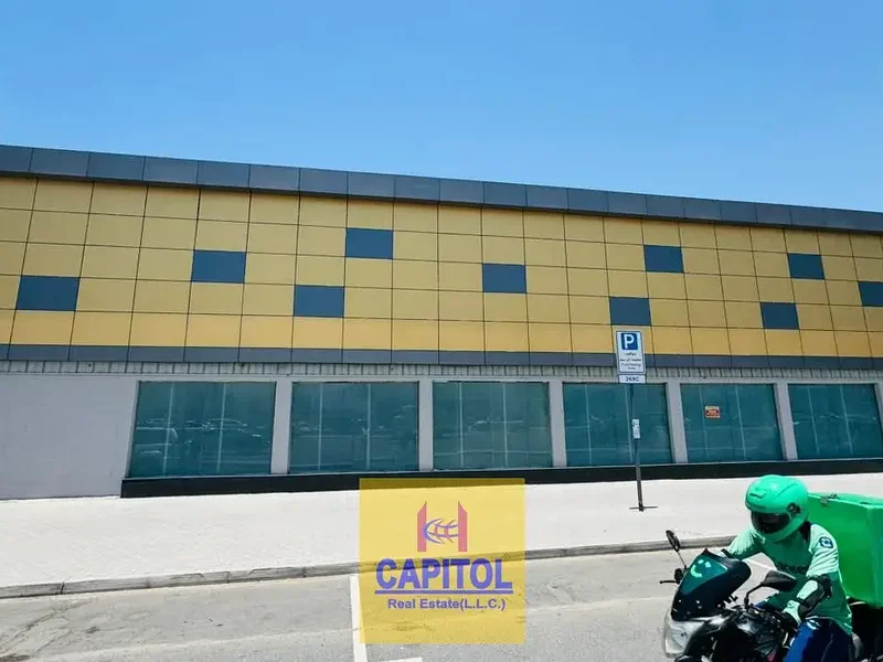 9,800 Sqft PRIME LOCATION COMMERCIAL WAREHOUSE/ SHOWROOM AVAILABLE