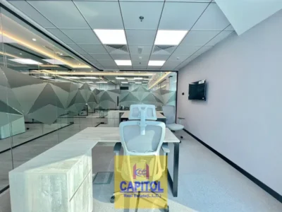 150 sqft FURNISHED OFFICE IN BUSINESS CENTER IN BUSINESS BAY