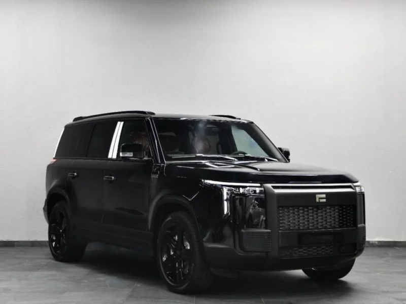 2027 ROX 01 All Round VIP 1.5 Litres 4 Cylinders Hybrid Engine Black Orange Luxury SUV AWD