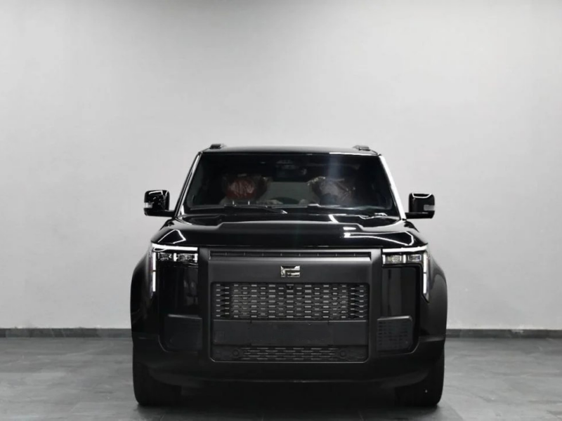 2027 ROX 01 All Round VIP 1.5 Litres 4 Cylinders Hybrid Engine Black Orange Luxury SUV AWD