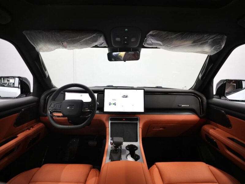 2027 ROX 01 All Round VIP 1.5 Litres 4 Cylinders Hybrid Engine Black Orange Luxury SUV AWD