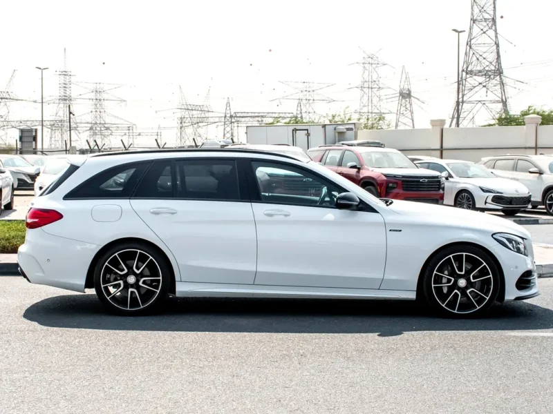 2016 Mercedes-Benz C-Class C43 AMG 3.0-liter V6 Biturbo Petrol Engine White Red Hatchback2016 Mercedes-Benz C-Class C43 AMG 3.0-liter V6 Biturbo Petrol Engine White Red Hatchback