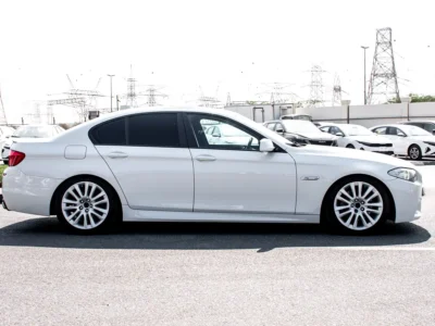2011 BMW 5-Series 535i 3.0-liter TwinPower Turbo inline-6 Petrol Engine White Black Sedan