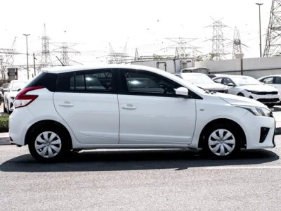 2015 Toyota Yaris 4 Cylinders Petrol Engine White Black Hatchback GCC Specs Automatic