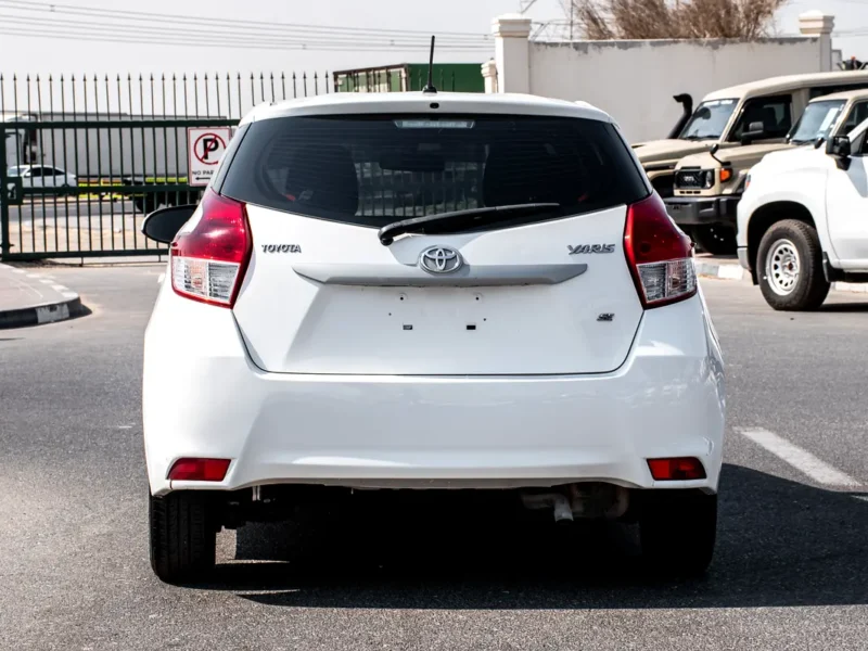 2015 Toyota Yaris 4 Cylinders Petrol Engine White Black Hatchback GCC Specs Automatic