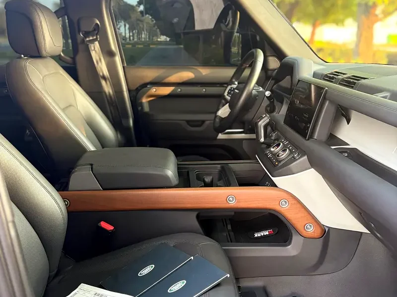 2023 Land Rover Defender 110 in HSE P400 6 Cylinders Petrol Engine Black Grey SUV GCC