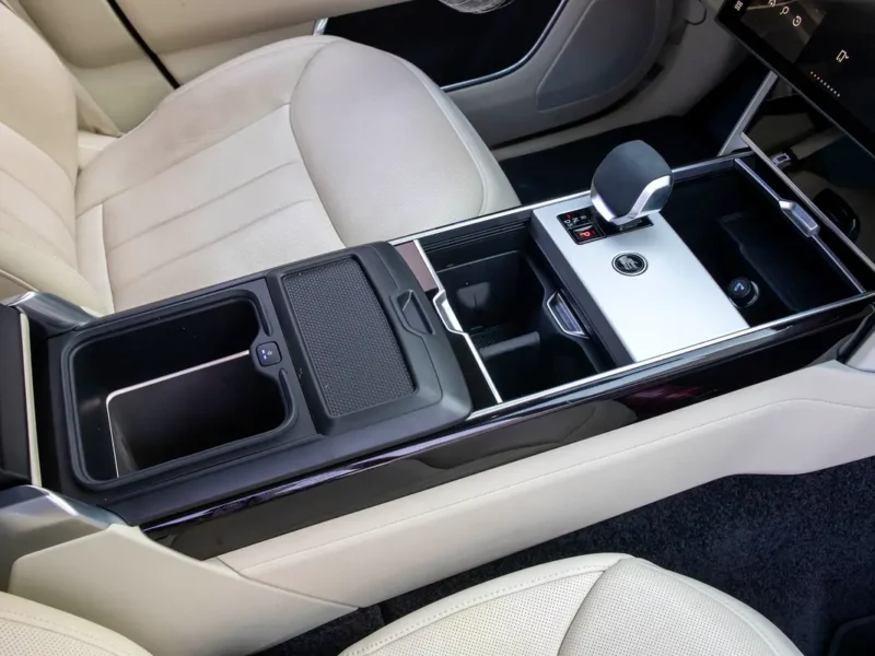 2024 Land Rover Range Rover HSE 6 Cylinders Petrol Engine White Beige SUV GCC Specs