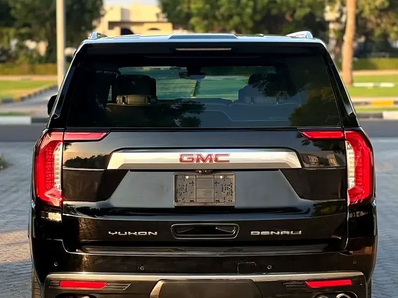 2022 GMC Yukon Denali 6.2 Litres V8 Petrol Engine Black Beige SUV GCC Specs Automatic