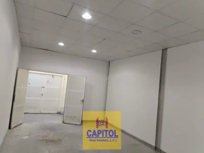 350 sqft Al Quoz 4 Your Extra Space Awaits – Mezzanine Storage for Rent