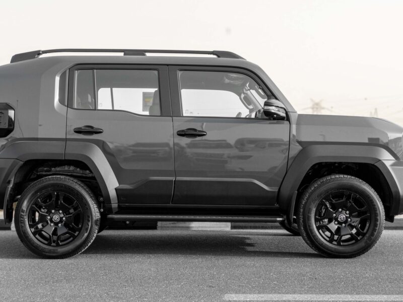 2027 Toyota Land Cruiser FJ 2.7 Litres 4-Cylinder Petrol Engine Grey Black SUV GCC Specs