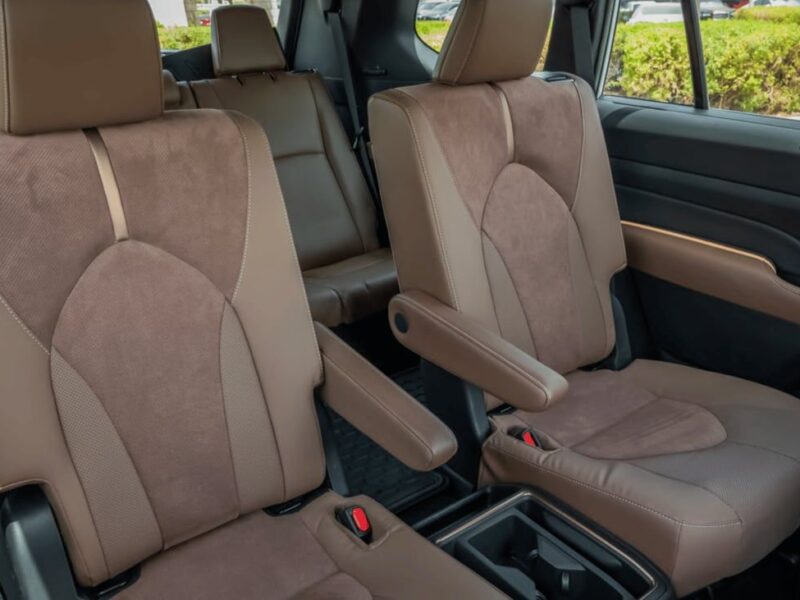 2027 Toyota Grand Highlander Platinum Hybrid MAX 2.4L 4 Cylinders Engine White Brown SUV