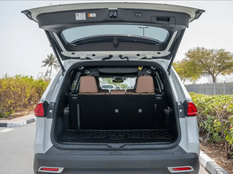 2027 Toyota Grand Highlander Platinum Hybrid MAX 2.4L 4 Cylinders Engine White Brown SUV