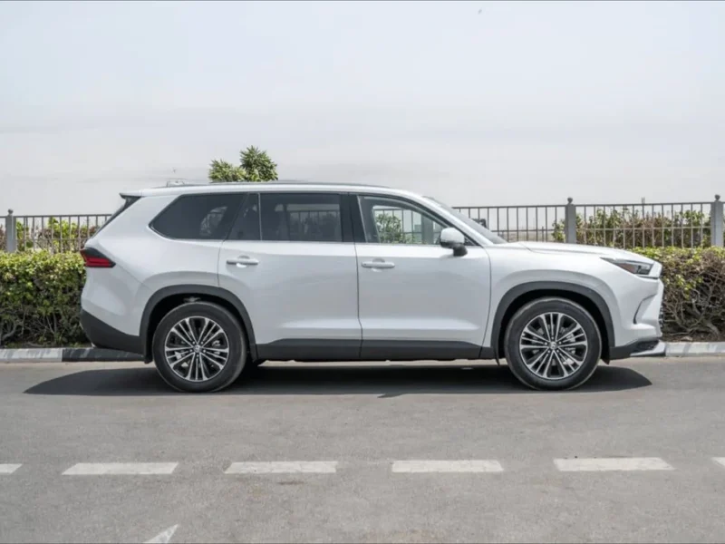 2027 Toyota Grand Highlander Platinum Hybrid MAX 2.4L 4 Cylinders Engine White Brown SUV